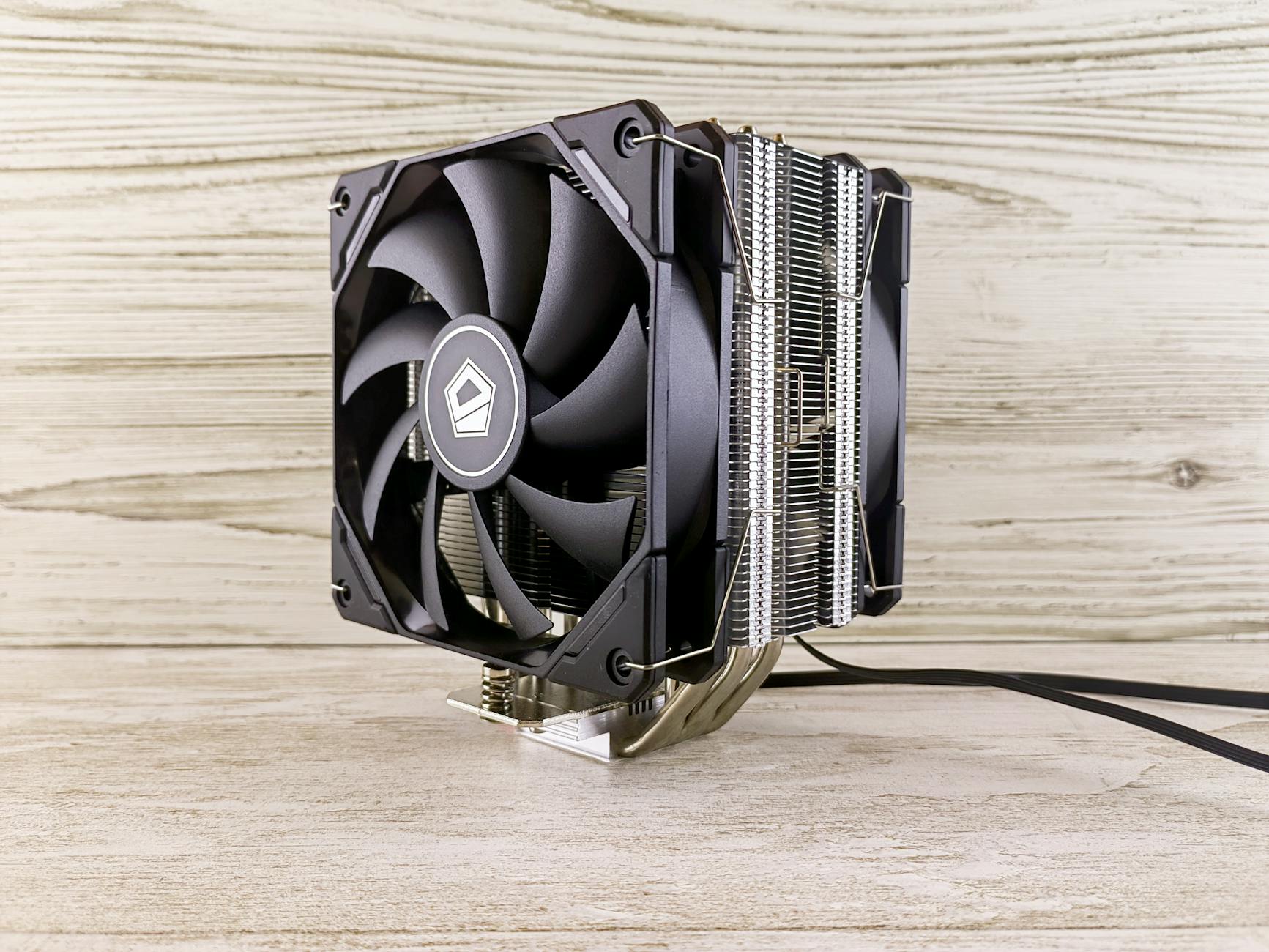 آزمایش خنک‌کننده تک‌فن Mini-ITX برای RTX 4070 Ti SUPER توسط Zephyr