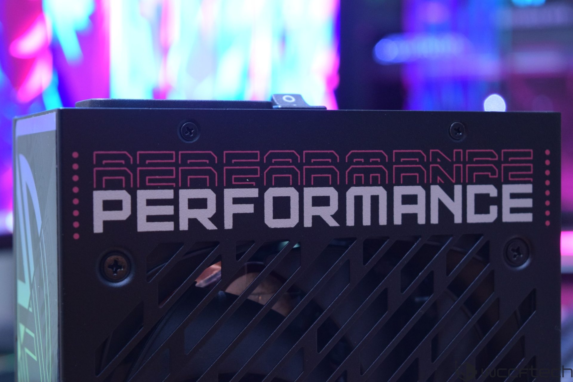 بررسی PSU MSI MPG Ai1600TS PCIe5 1600W – حفاظت از GPU های 16 پینی!